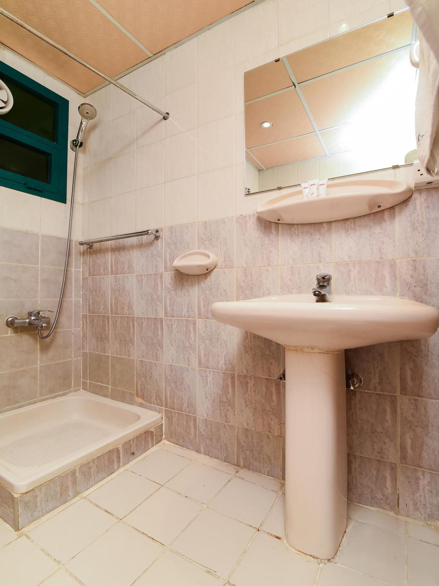 Sama Hotel Sardzsa Kültér fotó